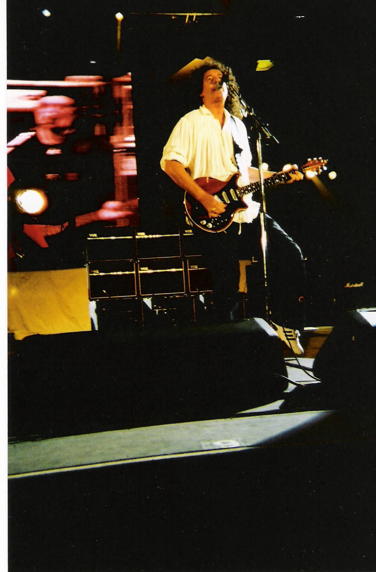 Brian Singing @ Hollywood